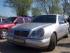  Mercedes-Benz E- 210